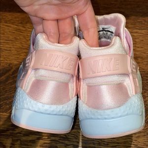 Nike shoes - pink huaraches